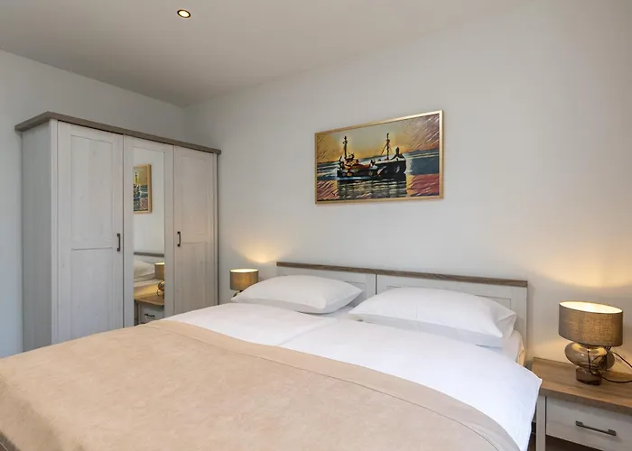 Apartment Brand New*city Centre Apart. Kirby *